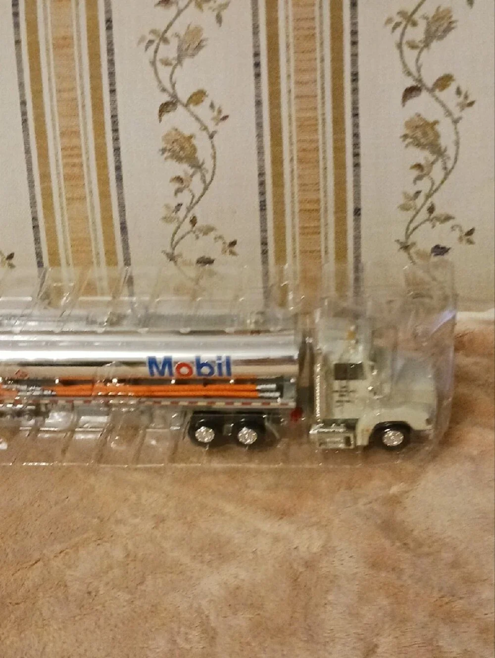 Mobil 1997 Limited Edition Toy Tanker Truck - White